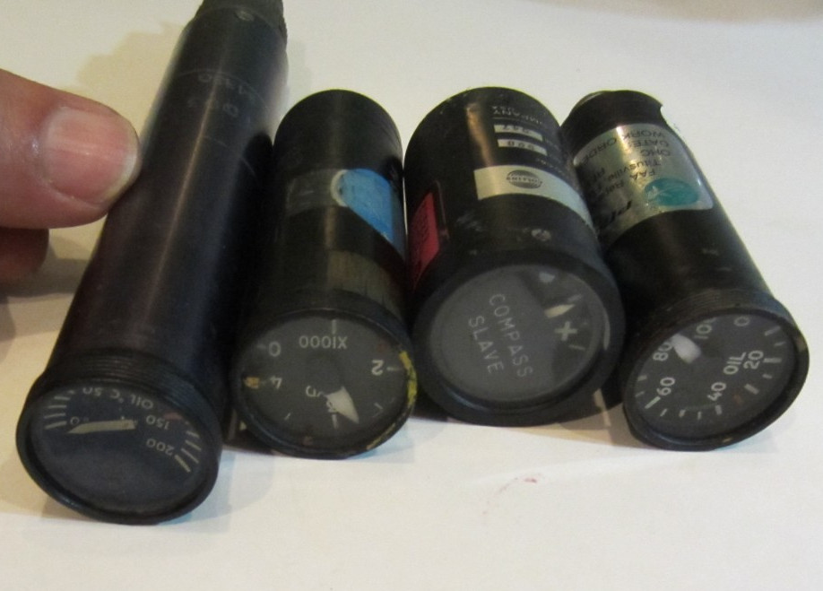 AIRCRAFT GAUGE LOT OF 4 AS REMOVED OIL HYDRAULIC COMPASS SLAVE