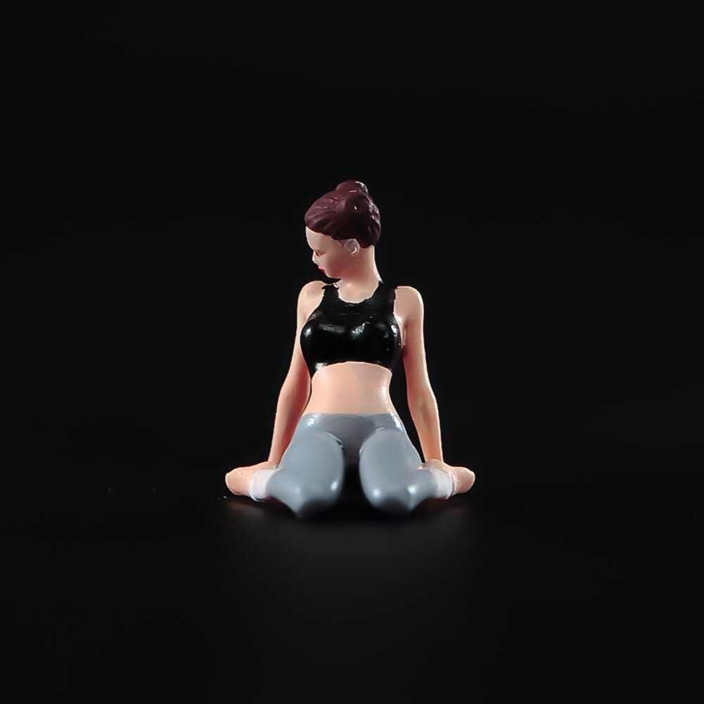 1:64 Painted Unpainted Figure Model Miniature Resin Diorama Sand Gymnastics Girl