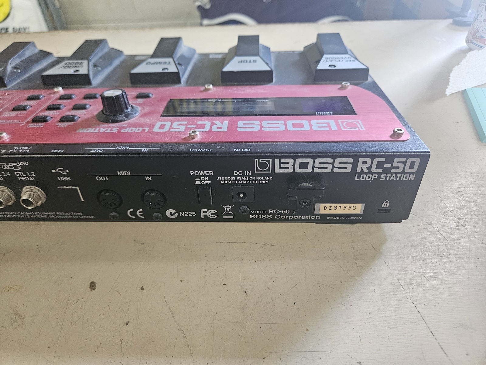 Boss RC-50 Loop Station Looper Guitar Effects Pedal Turns On Tested Read