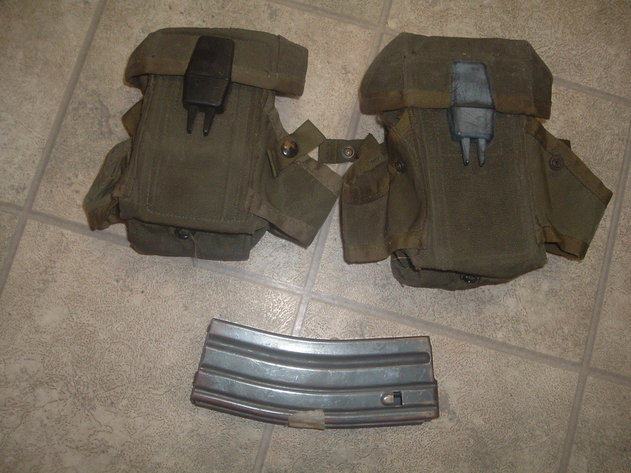 SET OF 2 USGI MILITARY ISSUE US ARMY AMMO POUCHES USED BUT GOOD SHAPE NO CLIPS