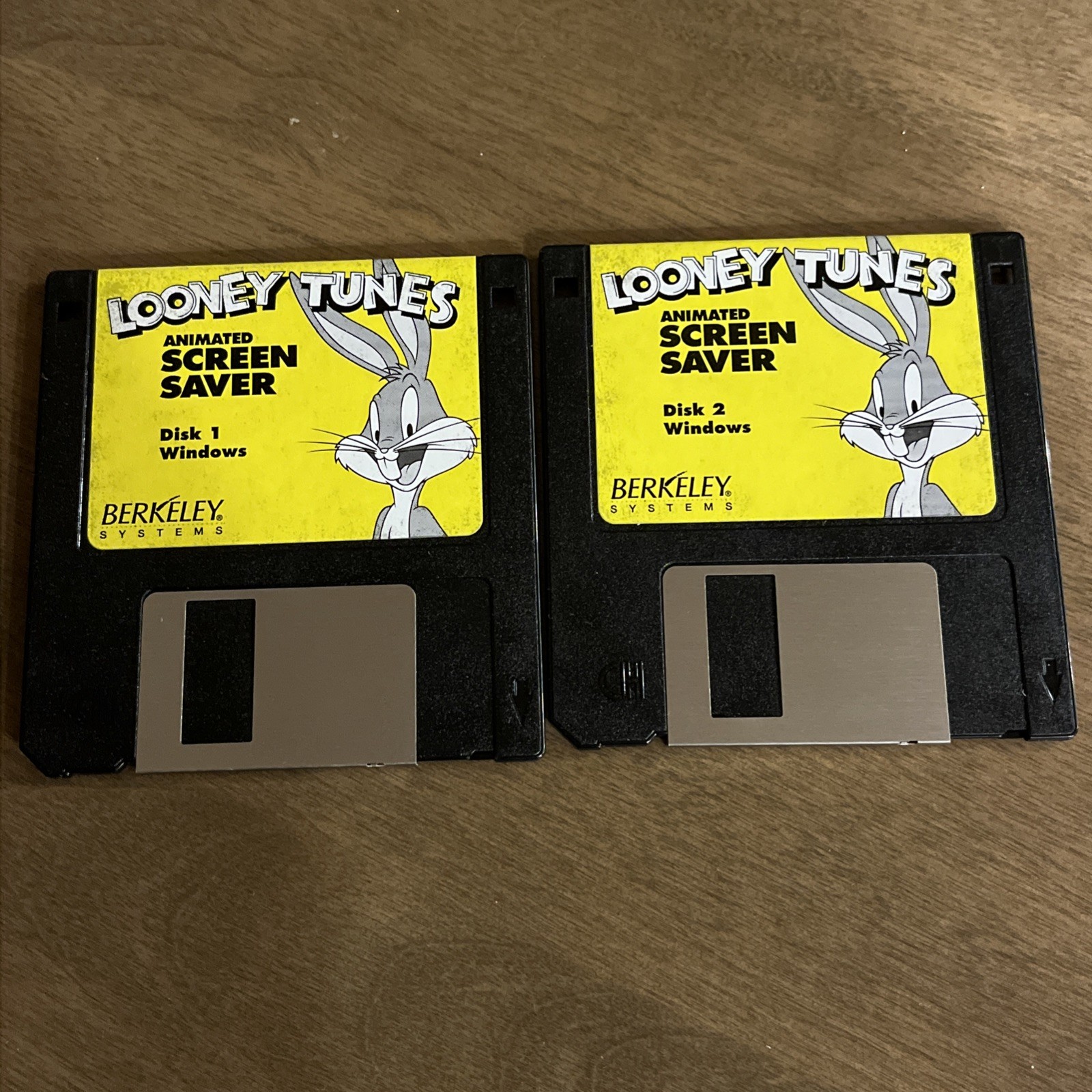 Lot Of 2 LOONEY TUNES Screen Saver Diskettes 3.5" Windows Formats