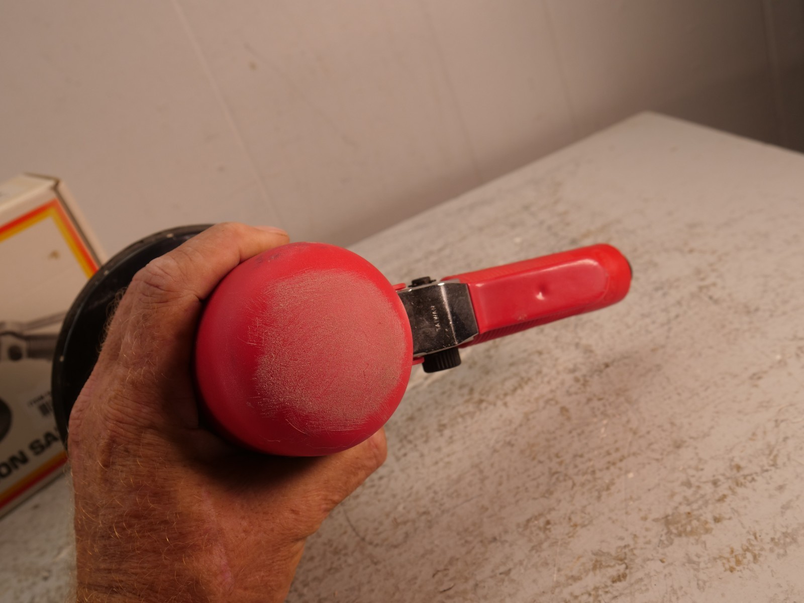 Paramount Pneumatic 6 Inch Dual Action Sander