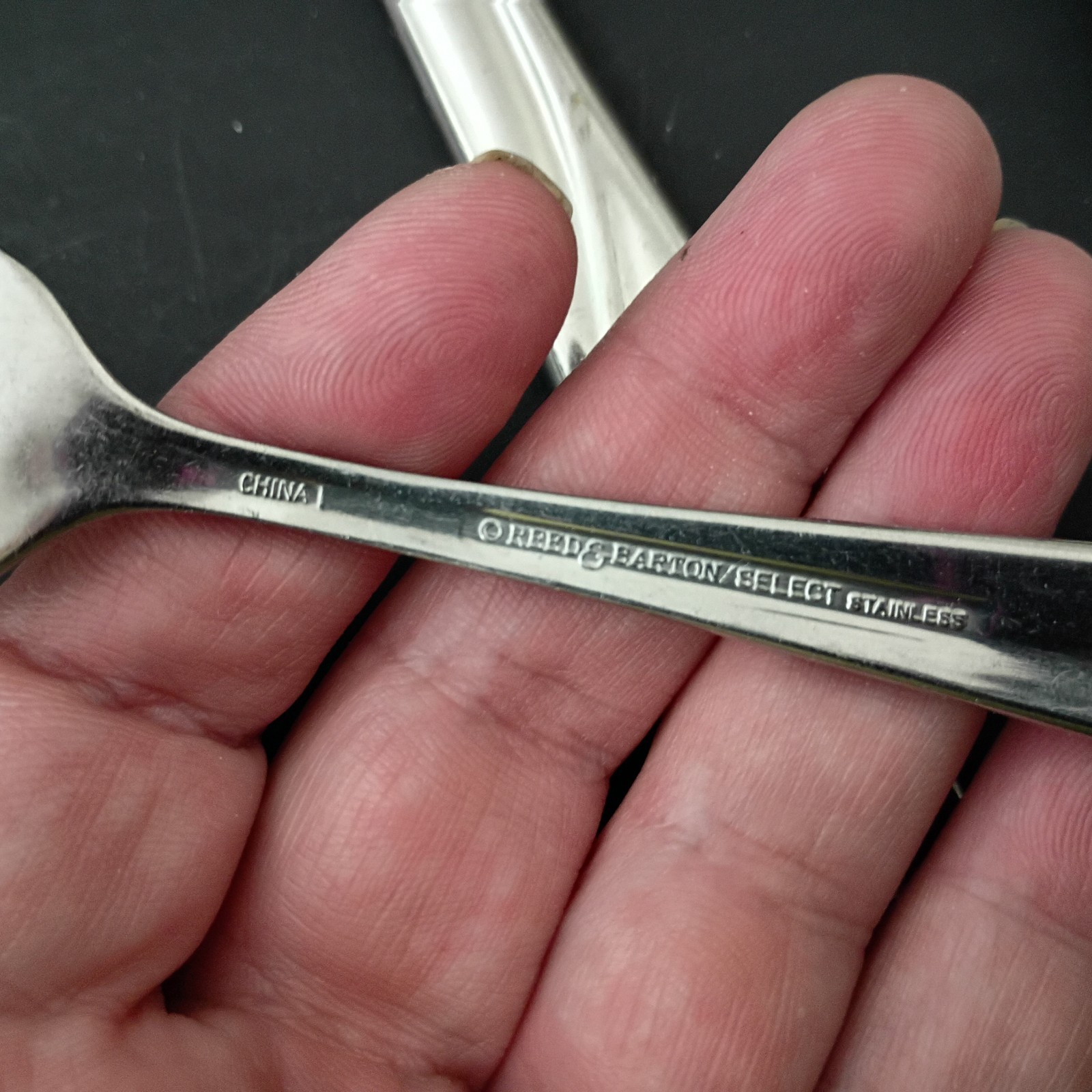 One Reed and Barton Edgartown Stainless Flatware 5 Piece Place Setting