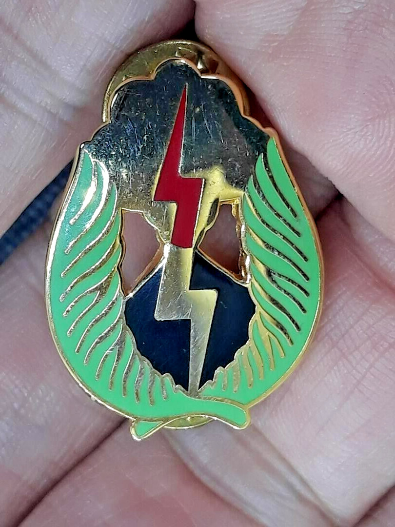 Vintage CREST 25TH INFANTRY DIVISION Headquarters Lapel Pin