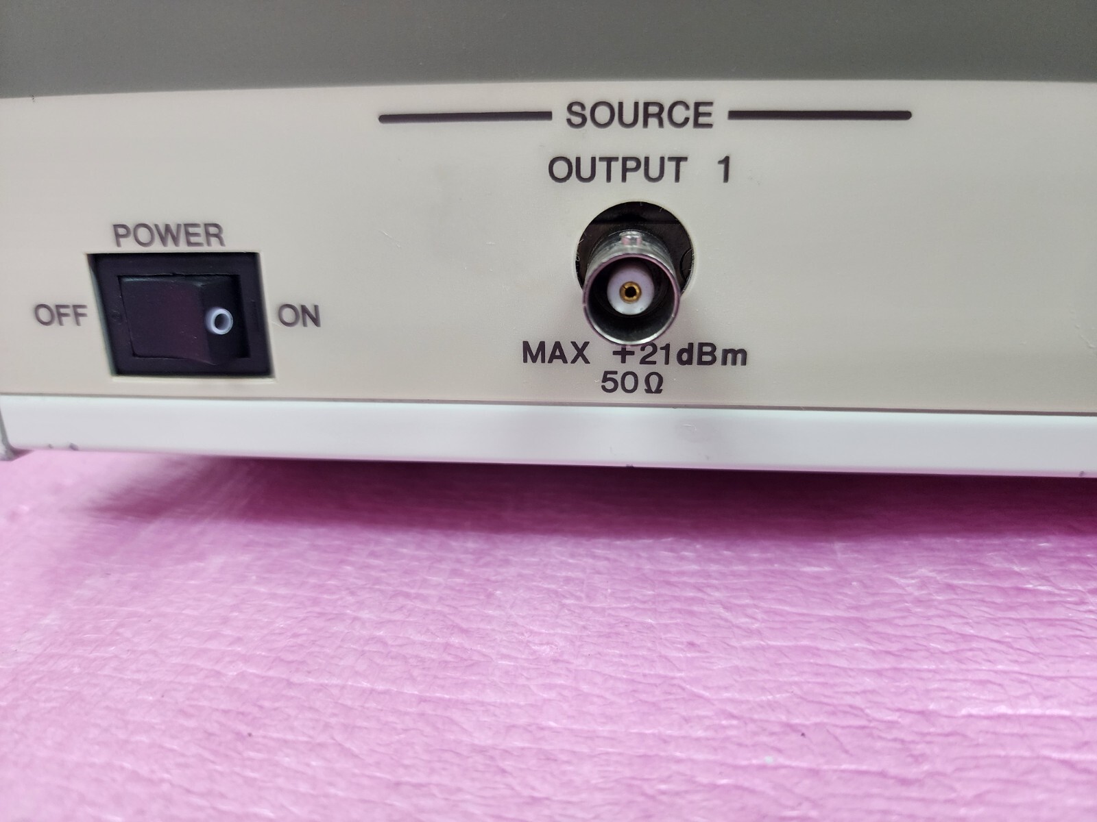 ADVANTEST R3752E Network Analyzer 5 Hz to 500 MHz, Output 1, Input A(Receiver)