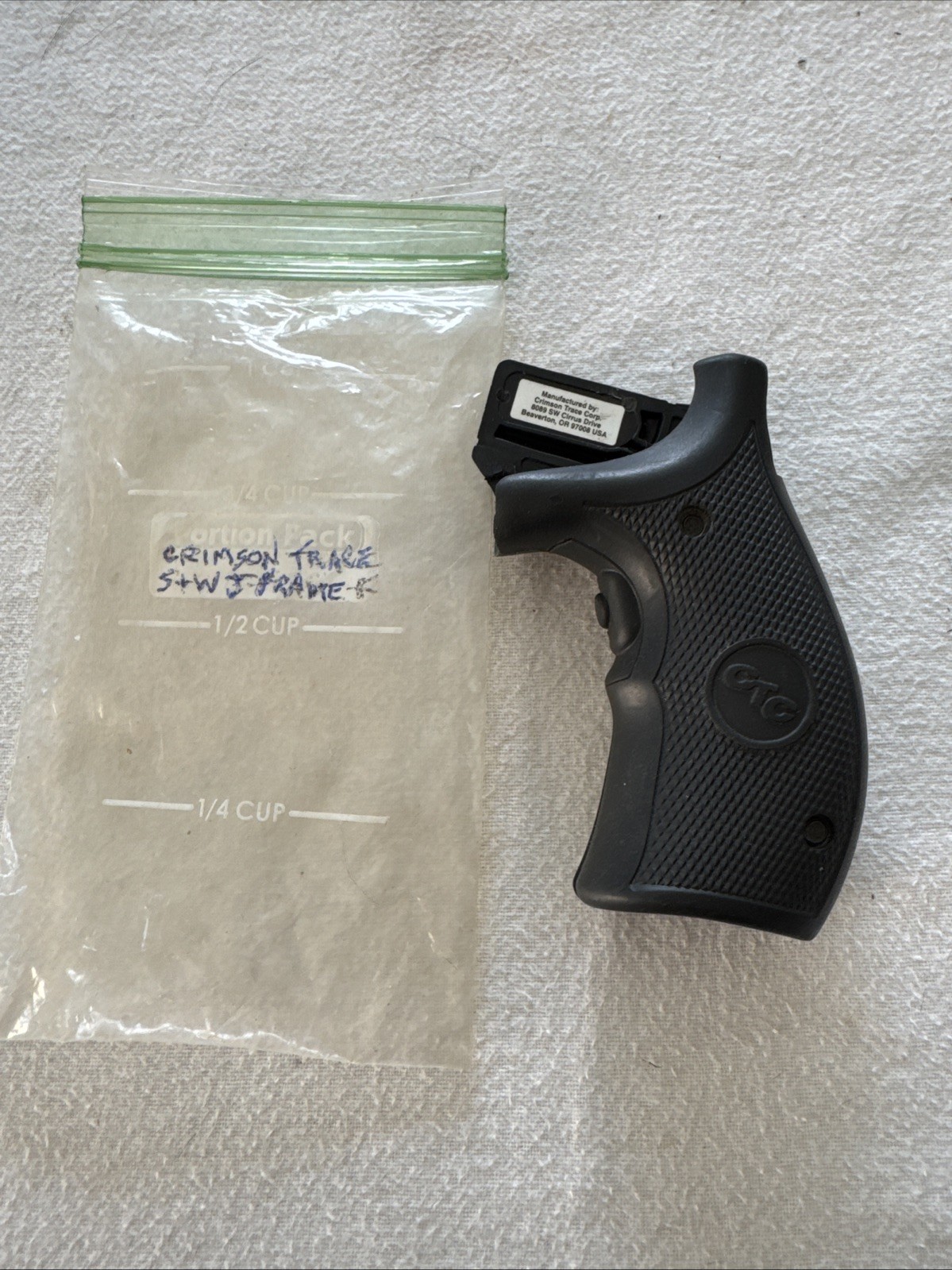 CRIMSON TRACE LASERGRIPS RED LASER FOR SMITH & WESSON J-FRAME ROUND USA