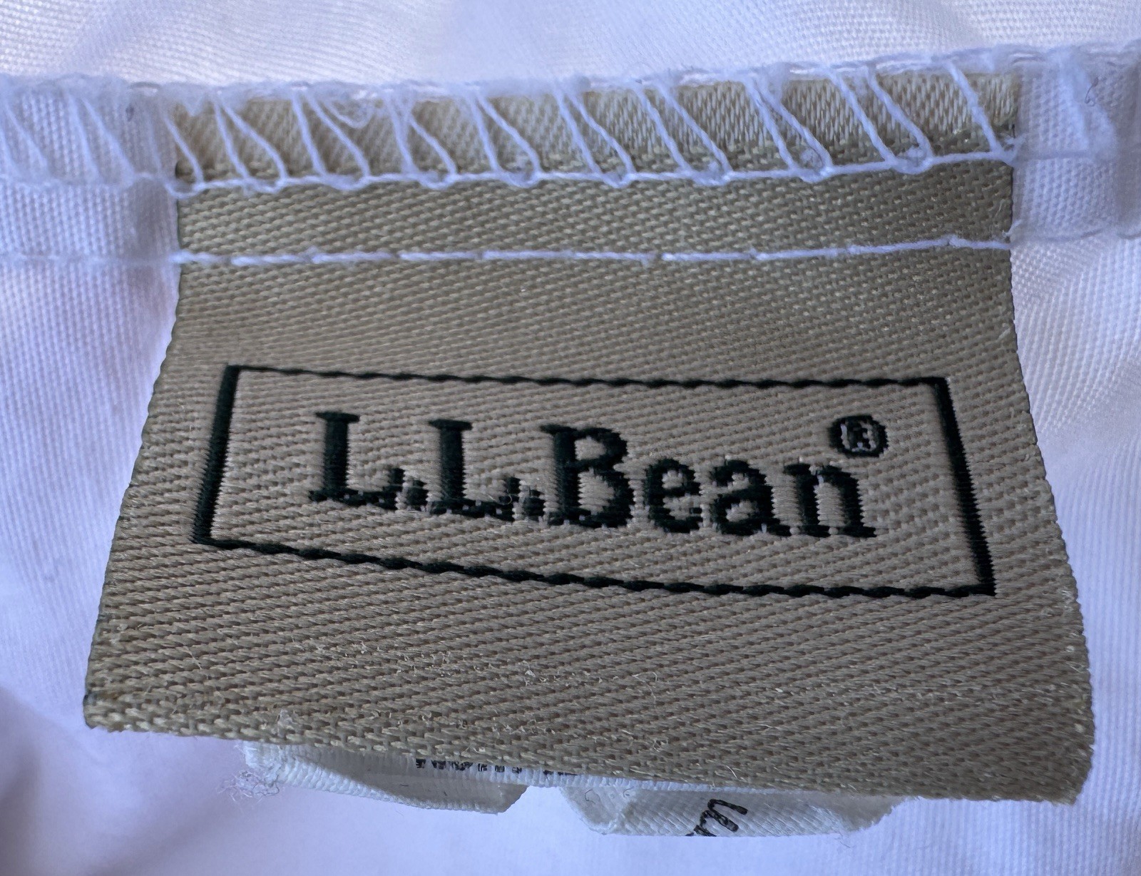 L.L.Bean Queen Fitted Sheet 100% Cotton White Solid, 2 Small Stains 60"X80"+15".