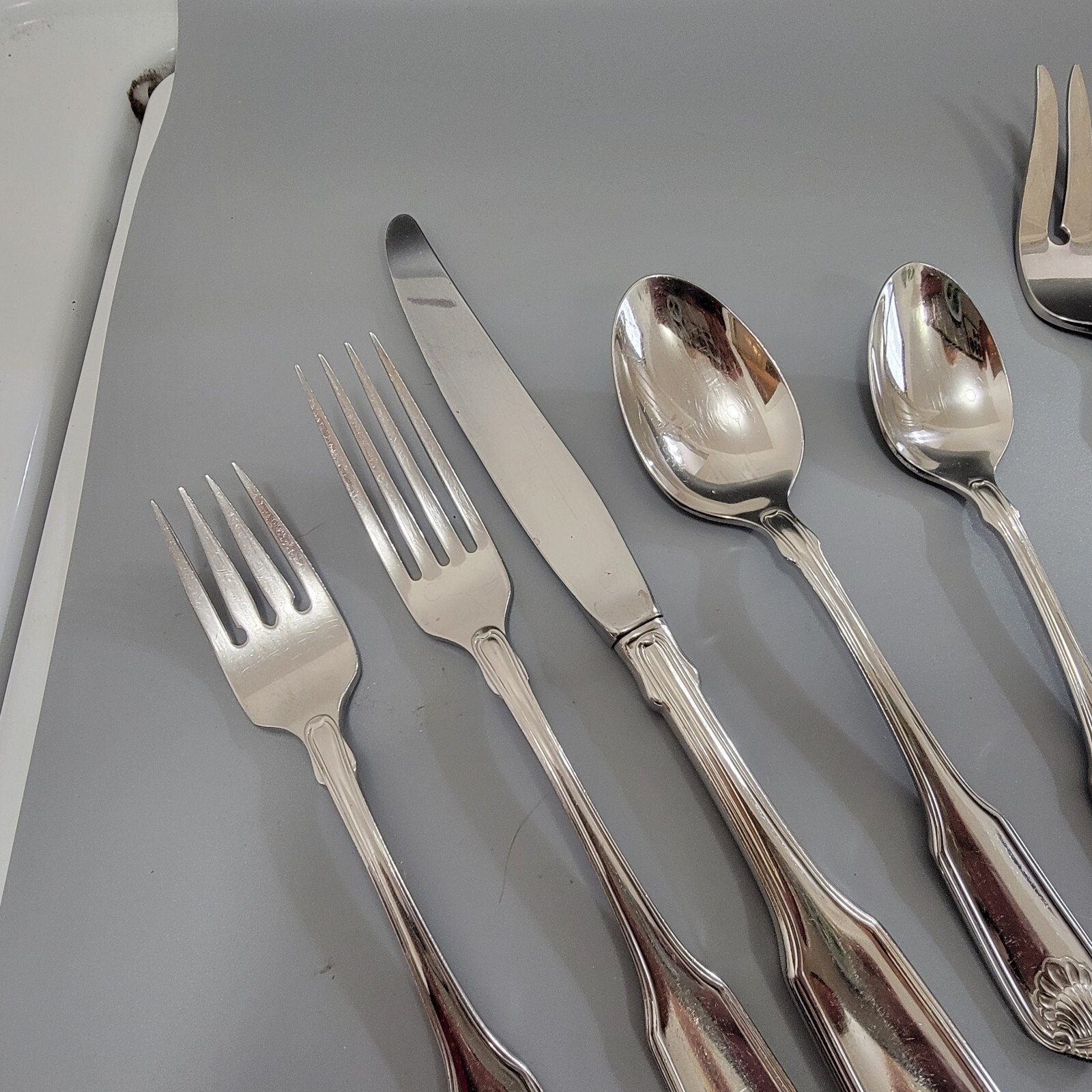 Oneida CLASSIC SHELL C Stainless Cube Flatware Silverware Glossy UCHOOSE 1625