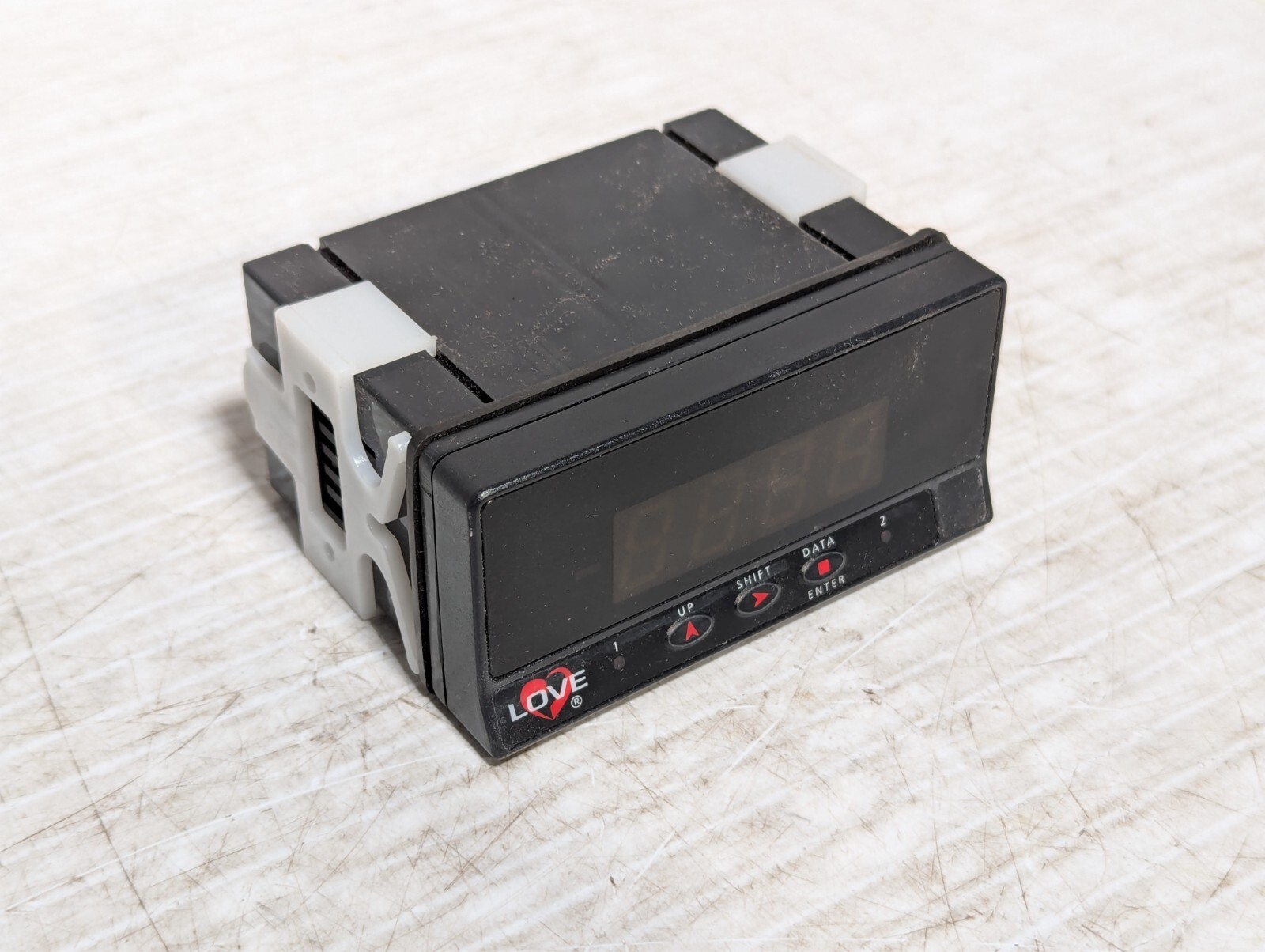 NEW Dwyer LCI108-00 4-Digit Compact Panel Meter / Indicator for Process Control