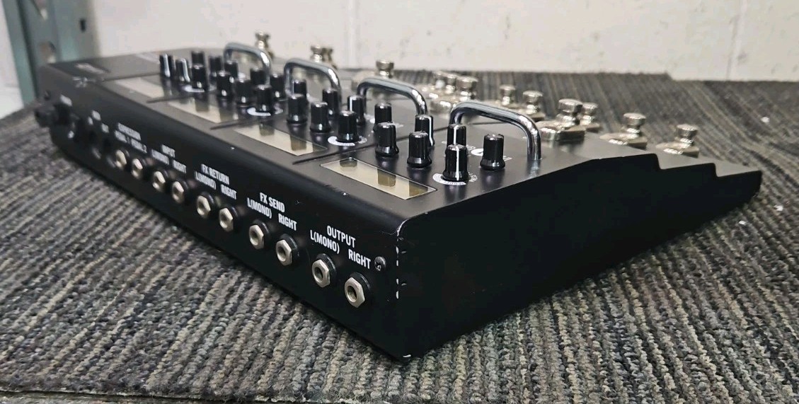 Line 6 M13 Stompbox Modeler Guitar Multi-Effects Pedal