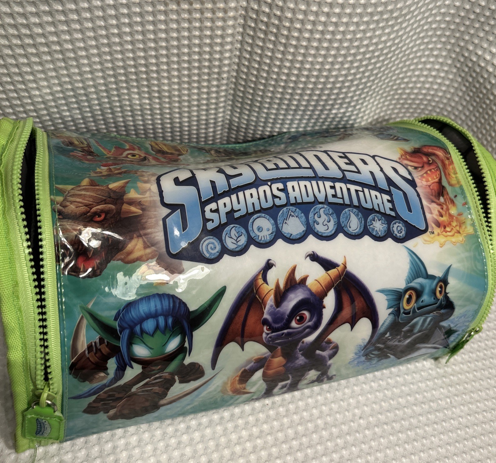 2012 Activision Skylanders Spyro's Adventure Carry Case Duffle Bag Transport Toy