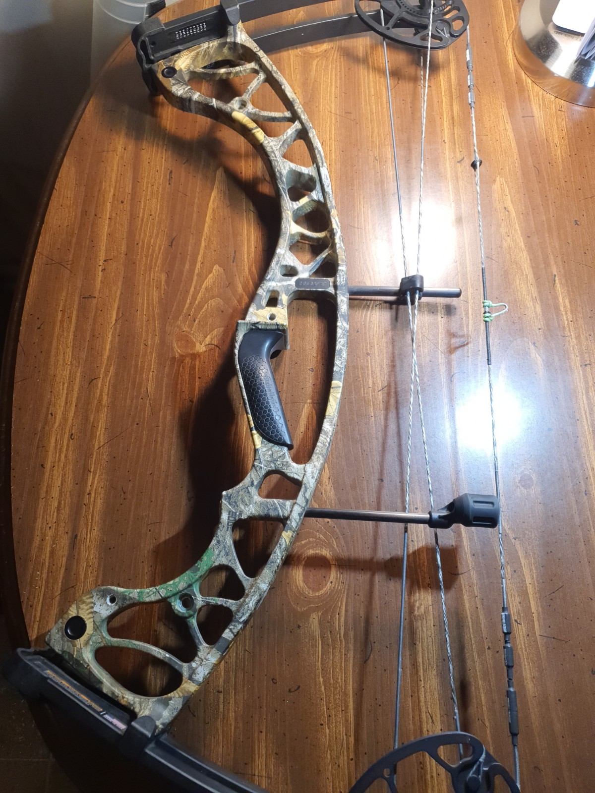 Hoyt Archery Torrex 50-60lbs  26-30 Onch Draw Realtree Edge Camo