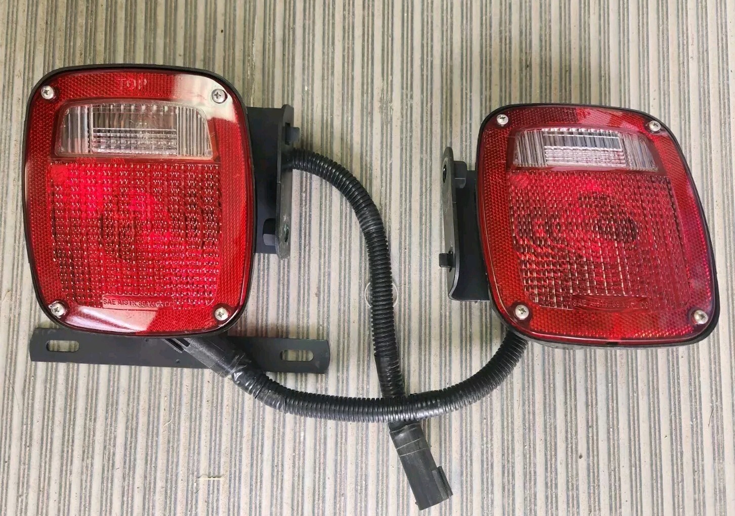DODGE TRUCK OEM, CAB & CHASSIS, TAIL LIGHTS - DODGE PLUG