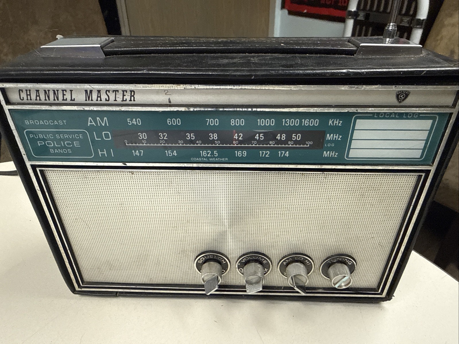 Vintage 1968 AC/DC Transistor Radio Channel Master Police Band  model 6252B Read
