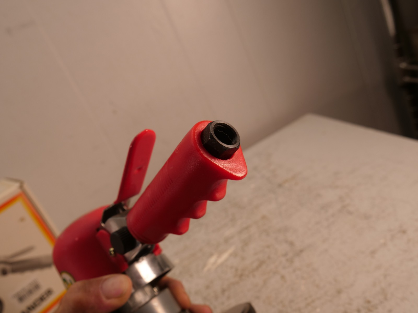 Paramount Pneumatic 6 Inch Dual Action Sander
