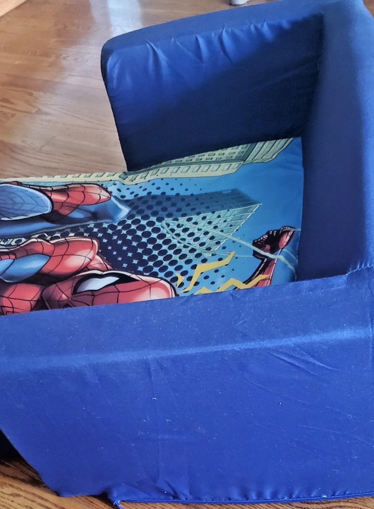 Spider-Man 2-in-1 Flip-Out Kids Sofa by Delta Children – EUC