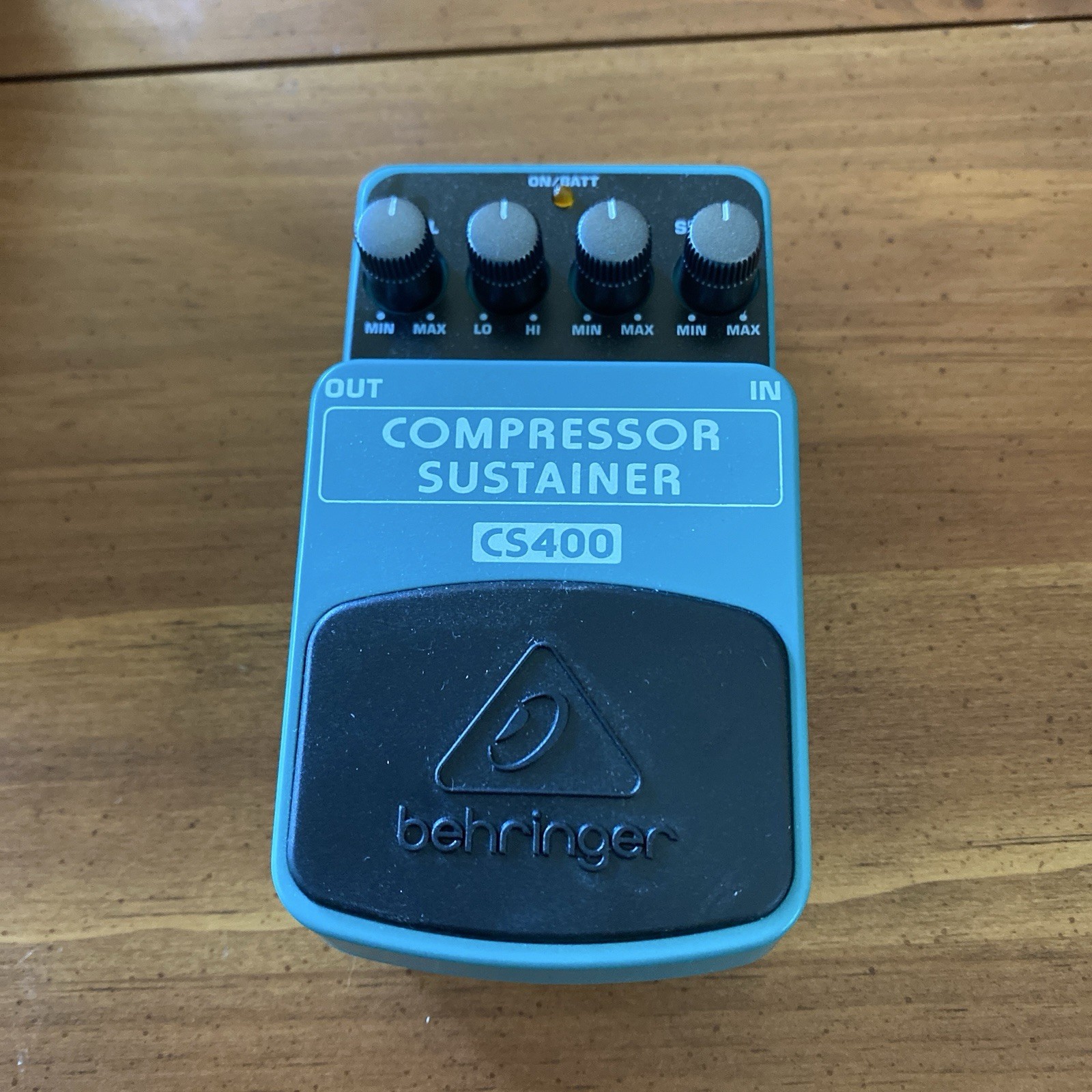 Behringer CS400 Analog Compressor Sustainer Guitar Pedal Open Box