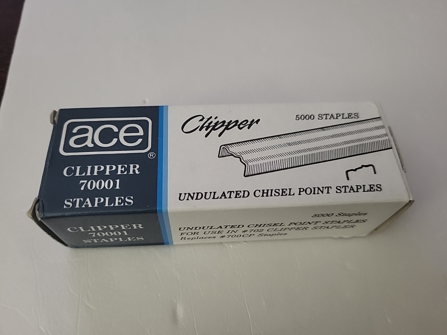 Ace Clipper Staples 70001 Open Box