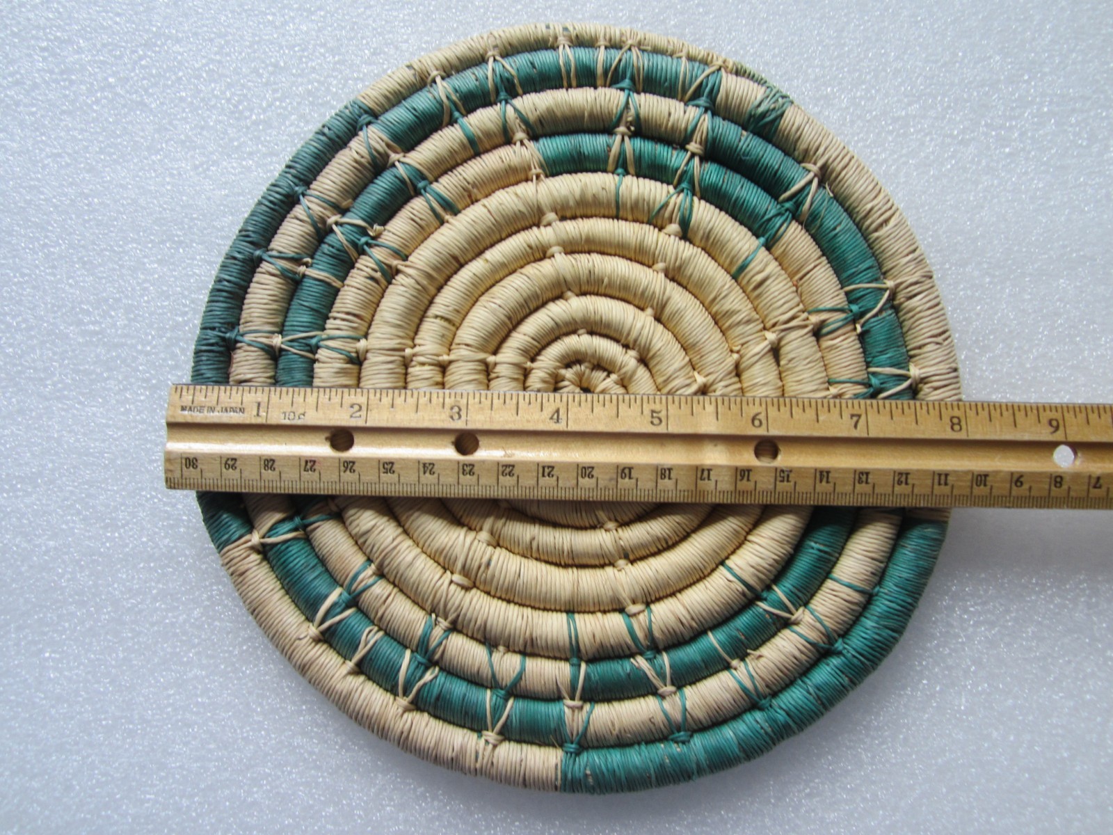 BEAUTIFUL ORIGINAL VINTAGE RAFFIA PLATE BASKET 8”