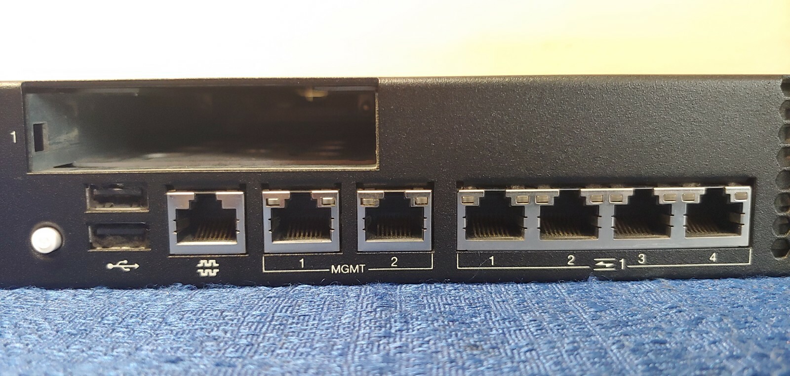 IBM Security XGS 3100 Server. 5122-72M