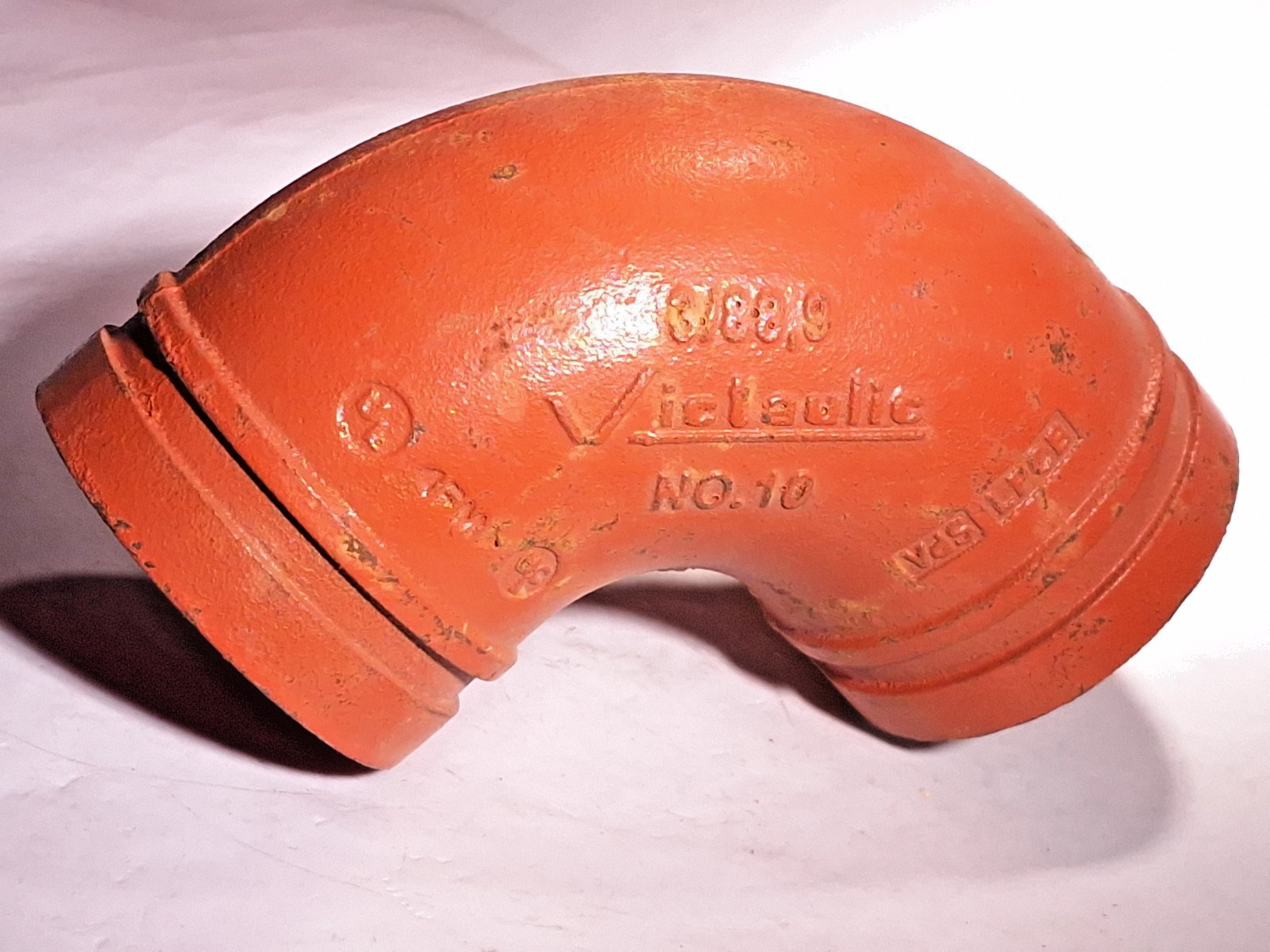 VICTAULIC F030010P00 NO 10 GROOVED DUCTILE IRON ELBOW 3"/88.9 90° - 20 AVAILABLE