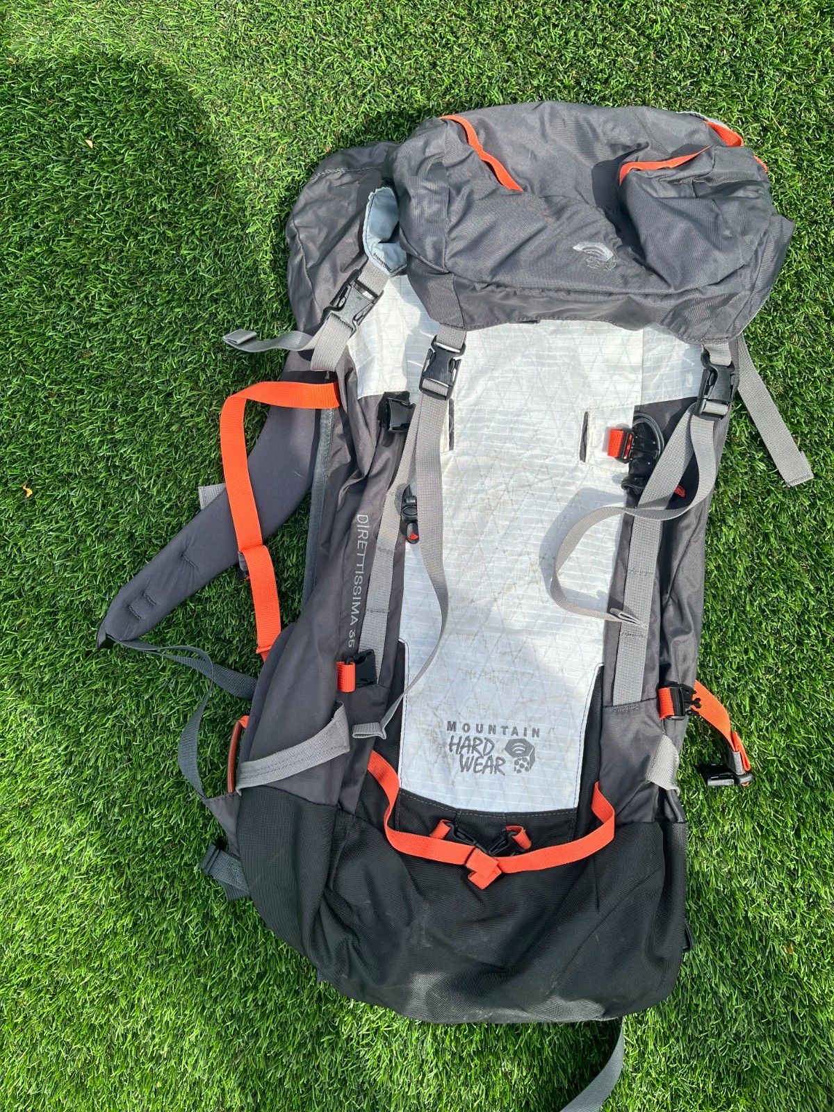MOUNTAIN HARDWEAR DIRETTISSIMA 35 Liter OUTDRY BACKPACK - SHARK