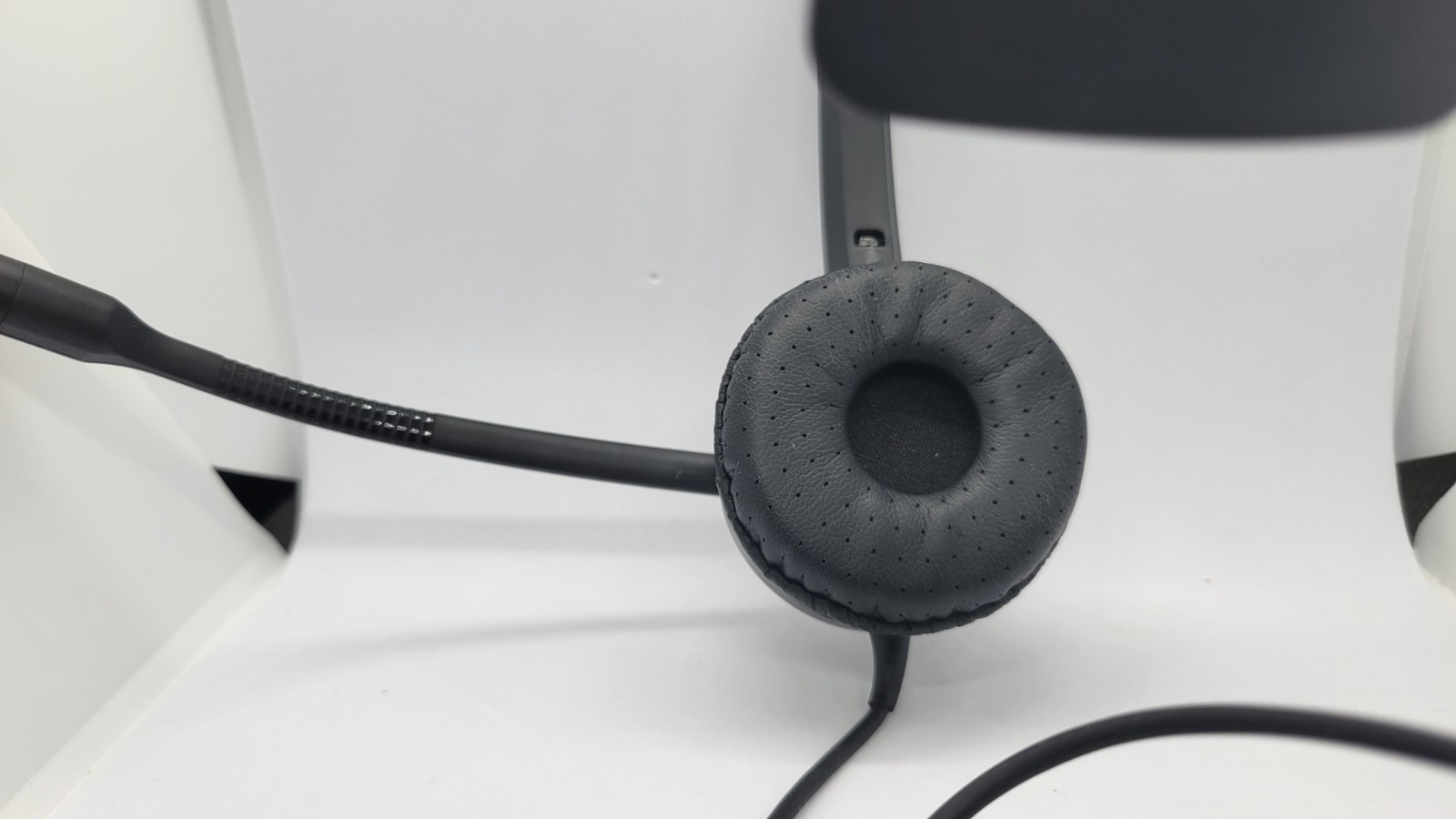 A Voice Technologist Mono Plantronic-QD Headset with Microphone