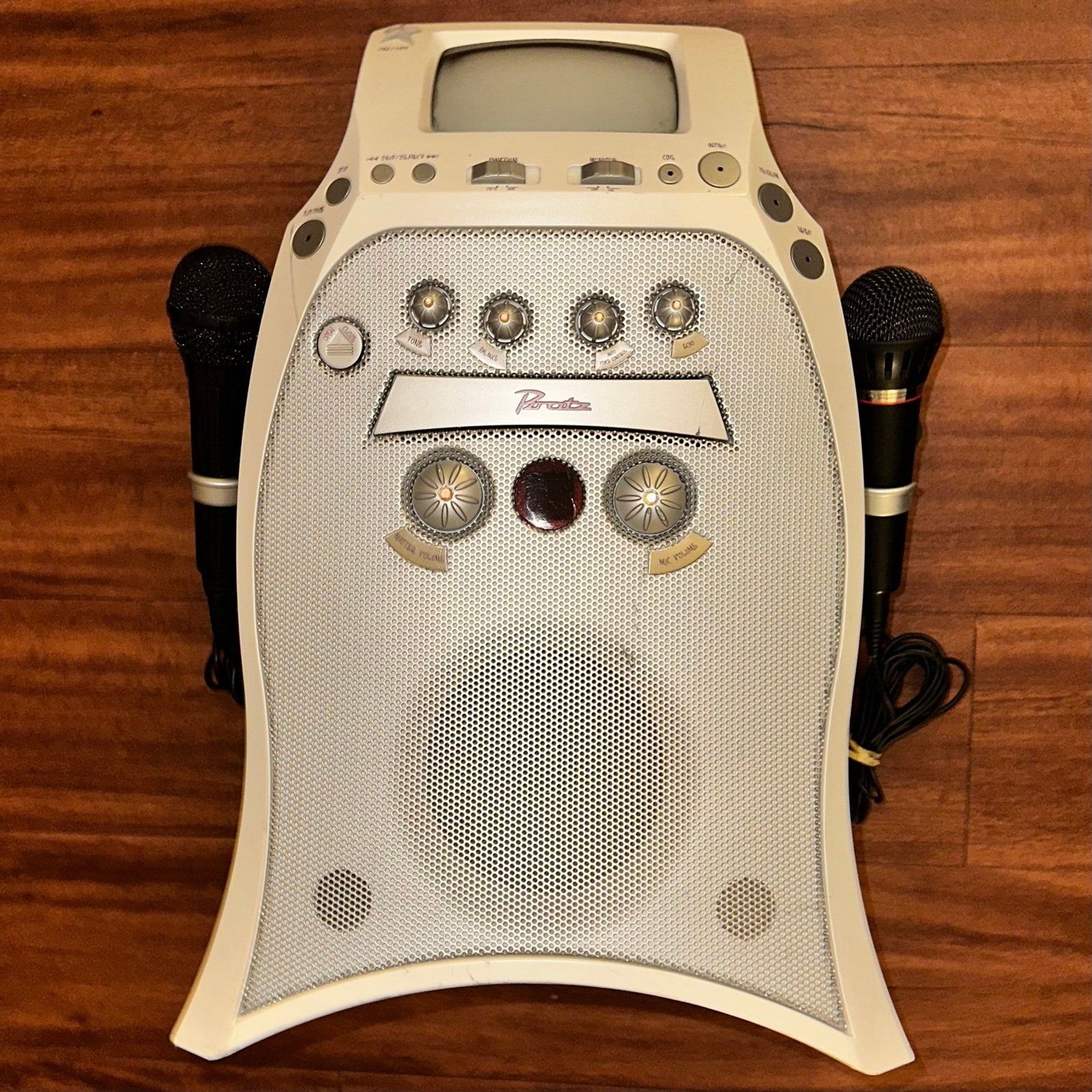 Y2K 2003 Bratz 261322 CD+ GRAPHICS KARAOKE Machine SYSTEM