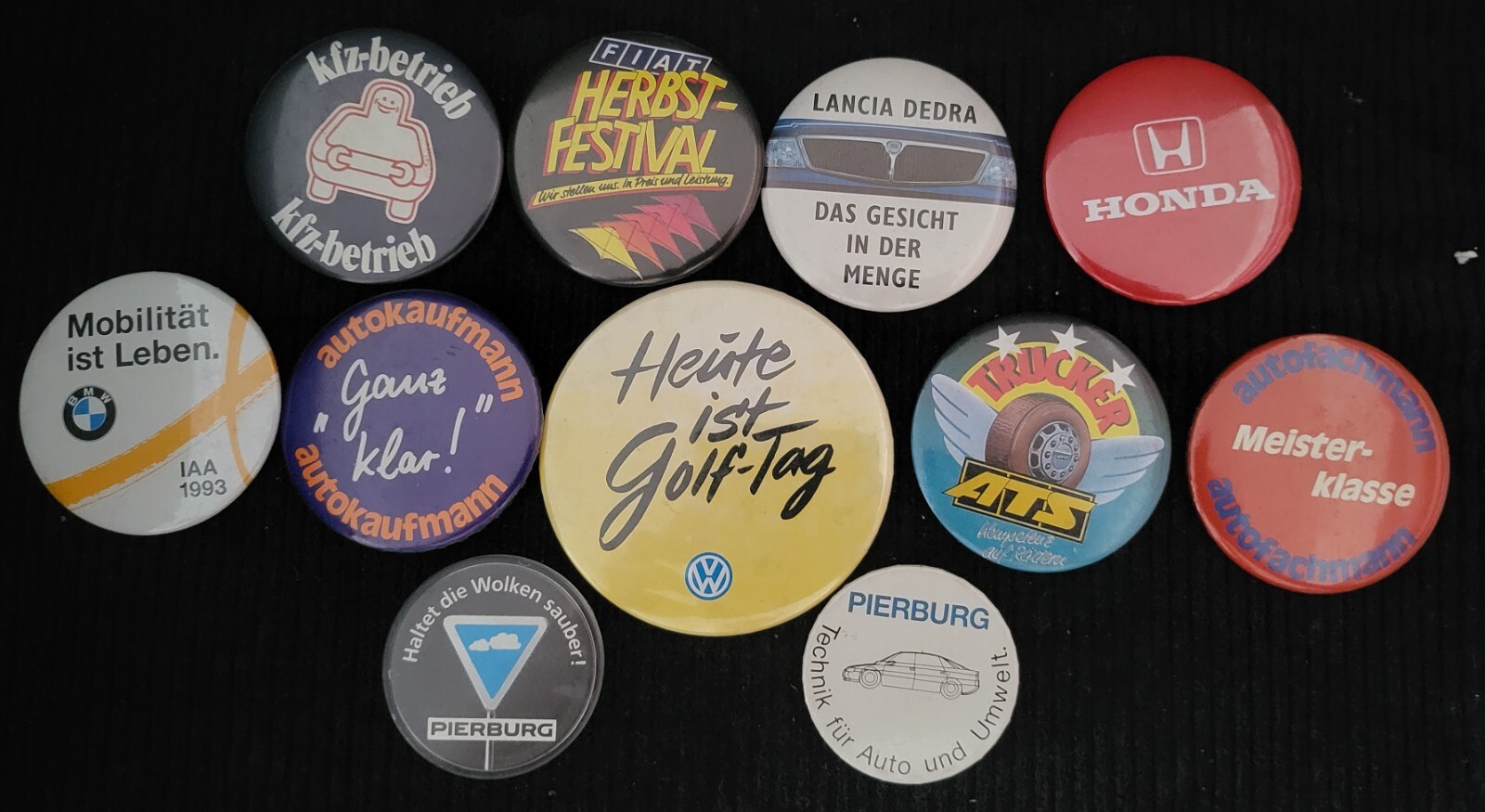 11 different buttons ➔ button / badge ➔ *from collection*