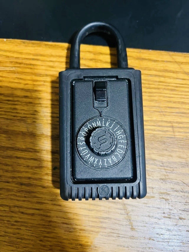 GE Interlogix Supra CK  Combination Key Box - Holds Multiple Keys (WORKS GREAT)