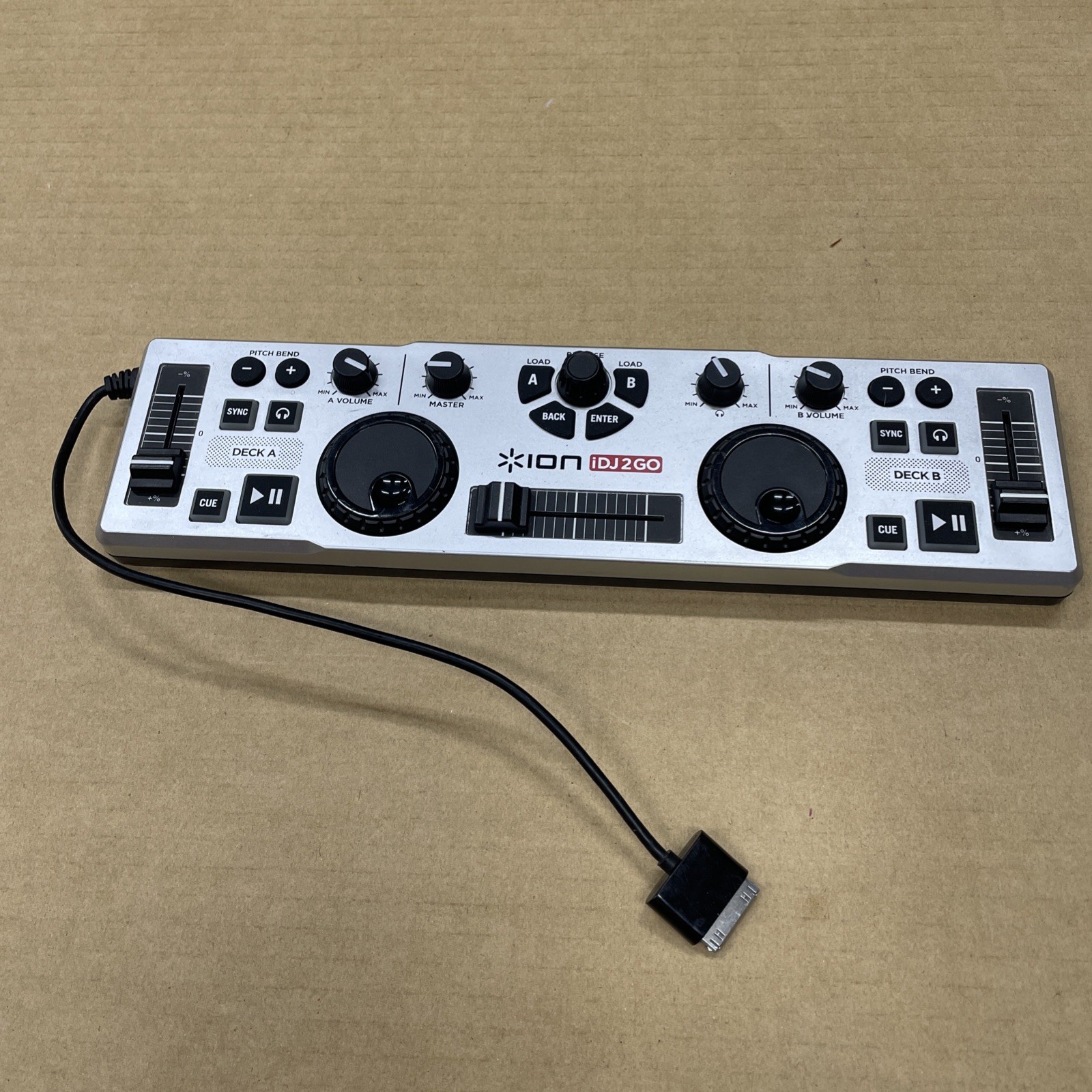 iDJ2GO DJ System For iPad iPhone & iPod Touch DJ W/Your Music-ION (Not Tested)￼