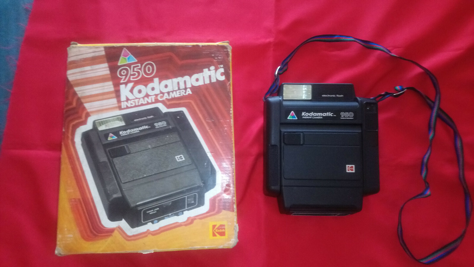 Vintage Kodamatic 950 by Kodak INSTANT Camera + box