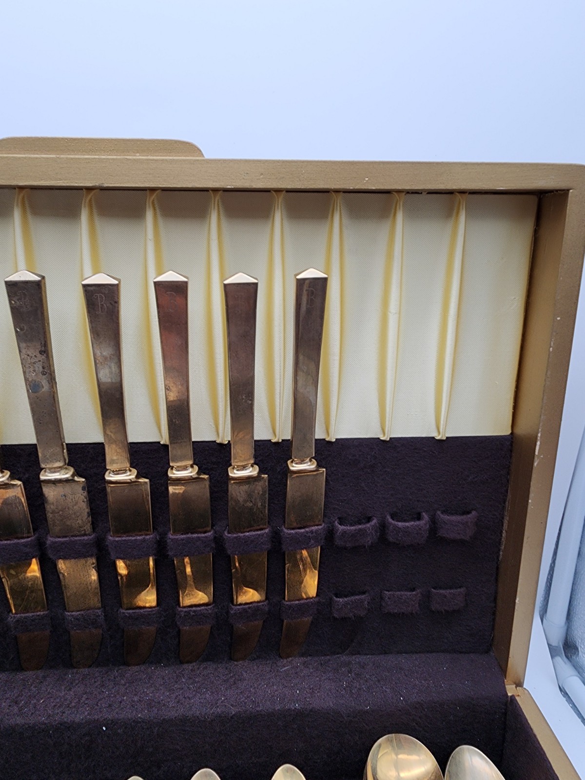 VINTAGE 52 Pc DIRIGOLD DIRILYTE REGAL GOLD TONE FLATWARE SET With Original Case