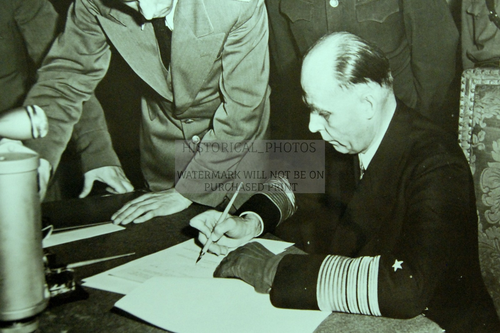 GENERAL ADMIRAL FRIEDEBURG SIGNS GERMANY SURRENDER 4X6 POSTCARD PHOTO