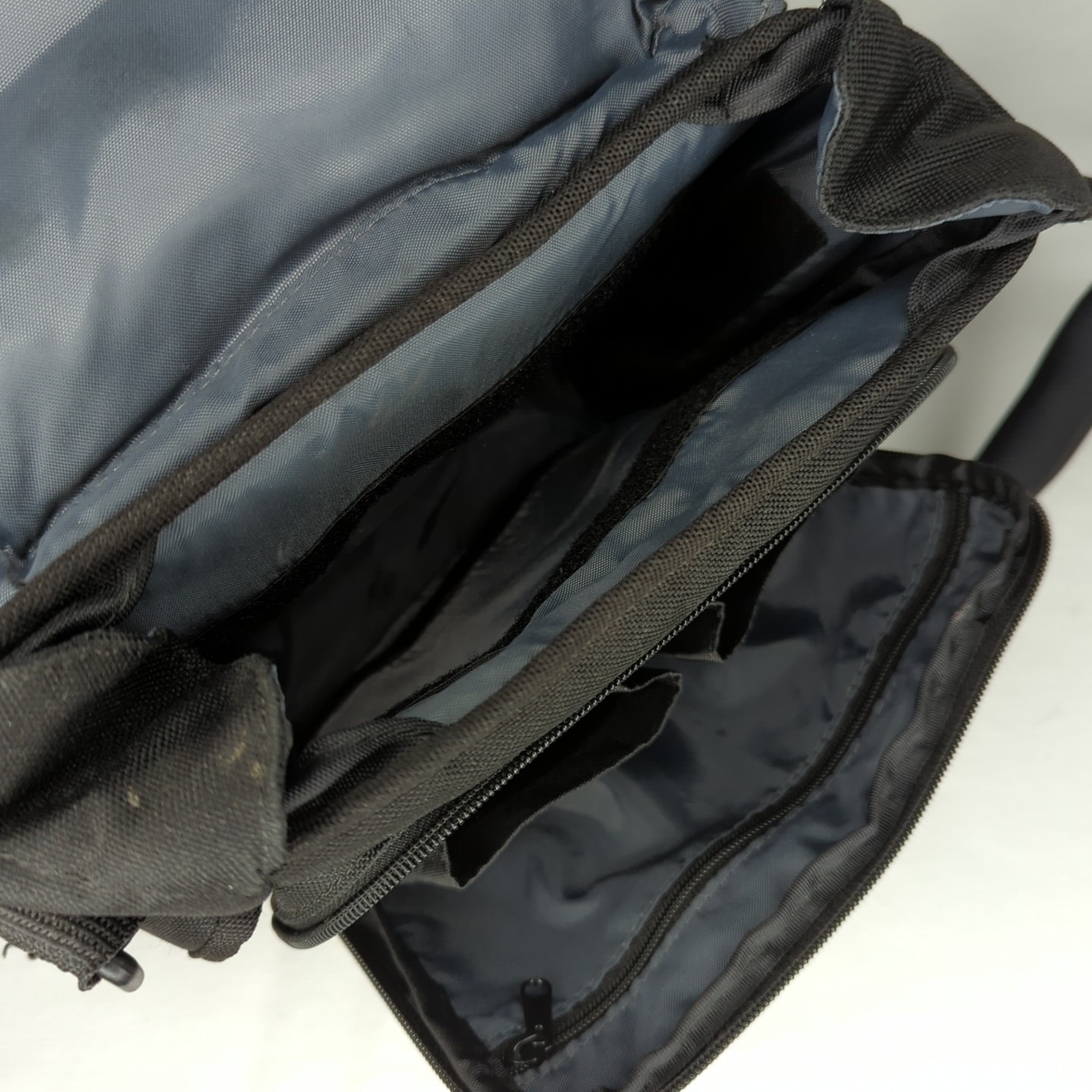 Tamrac 3536 Compact Messenger Camera Bag Black Foam Padded