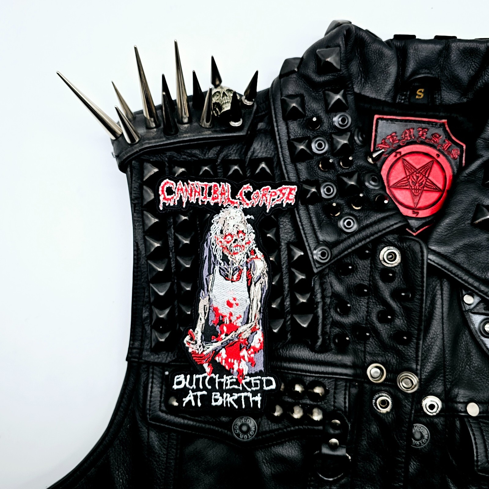 CANNIBAL CORPSE BUTCHERED AT BIRTH BUTCHER 2 (SHAPED BORDER) EMBROIDERED PATCH