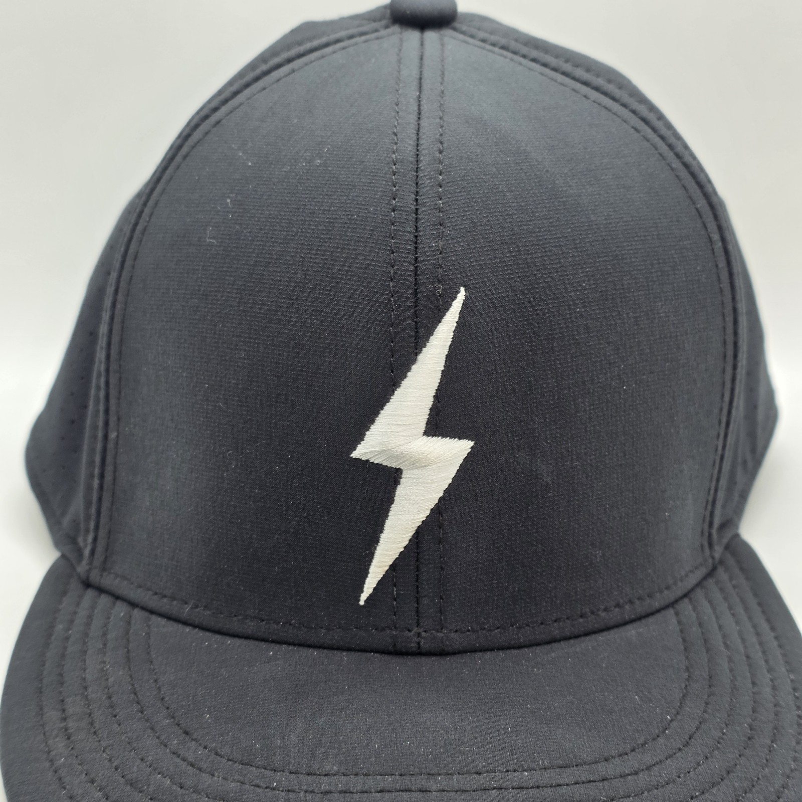 New Bruce Bolt Smart Fit Performance Game Hat BBPRO 1945 Black Size Large