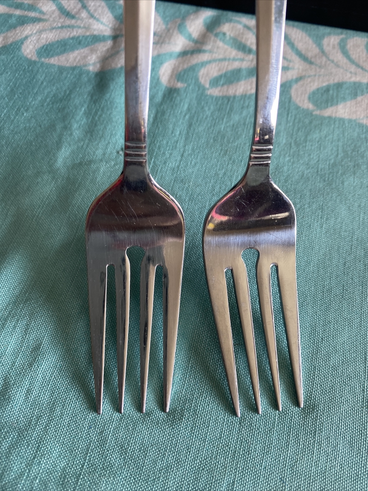 4 Pcs Rogers Co Country Shell Salad Forks Stainless Flatware