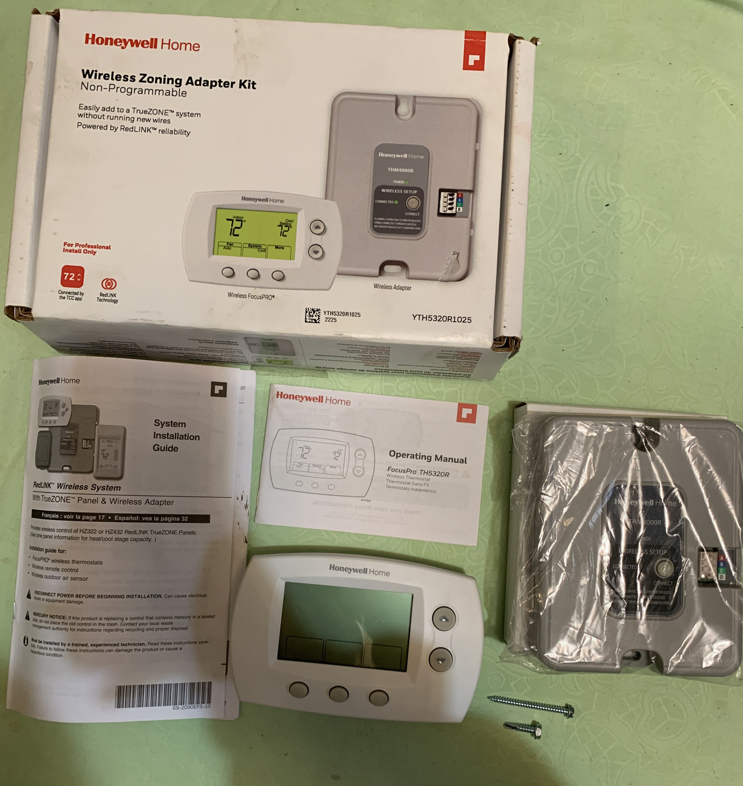 Honeywell YTH5320R1025 Wireless Non-Programmable FocusPRO Kit with Wireless Adap