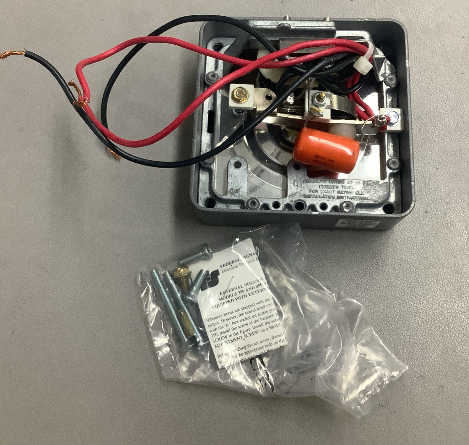 Federal Signal 24v Series B3 Vibratone Horn Model 450 (b636)