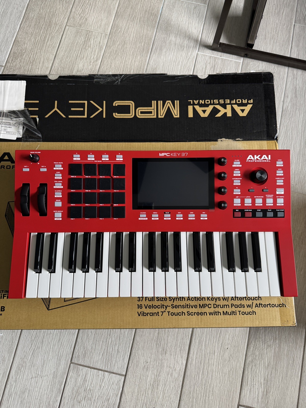 Akai Professional MPC Key 37 Standalone Sampling Workstation Near Mint