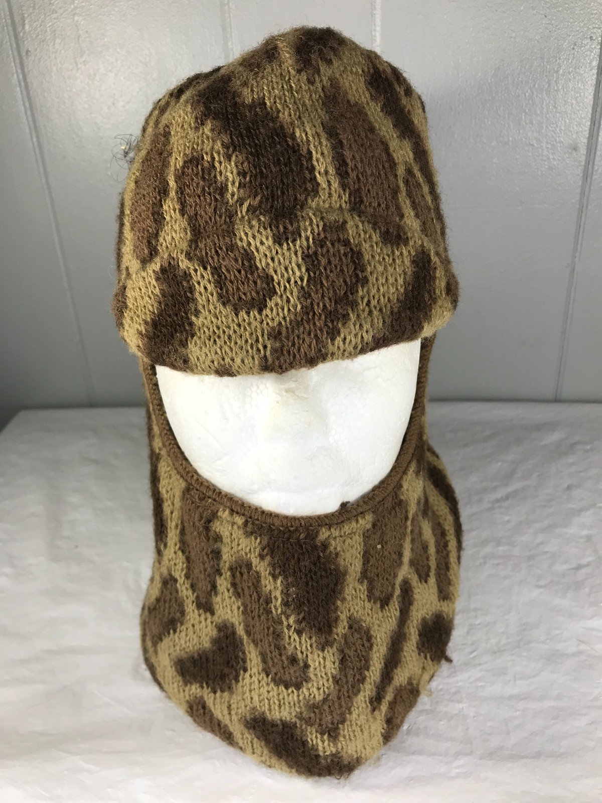 Vintage Cabela’s 100% Wool Knit Camo Hunting Mask Men’s Made in USA Brown