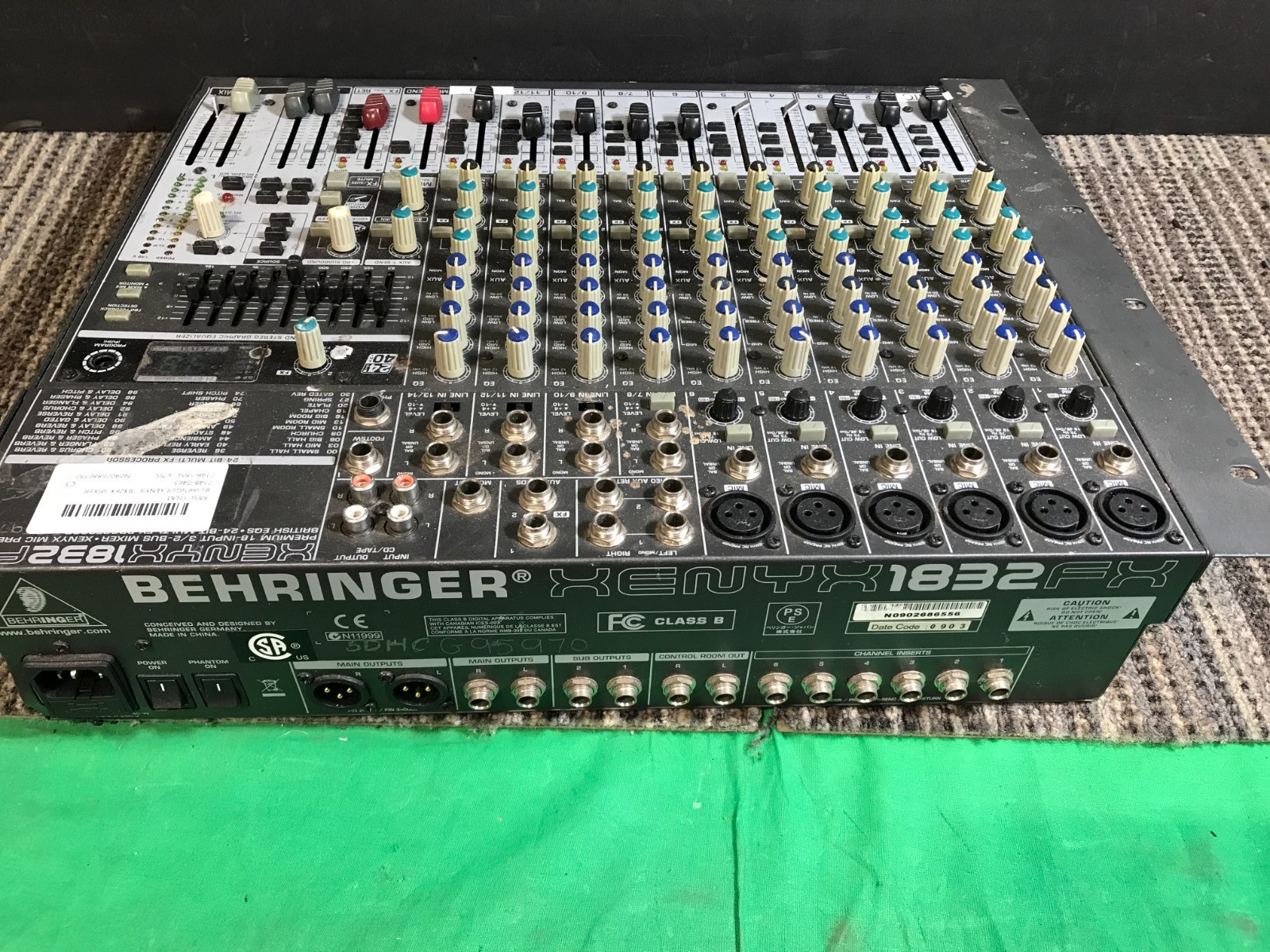 BEHRINGER XENTX 1832 FX 18 INPUT MIXER