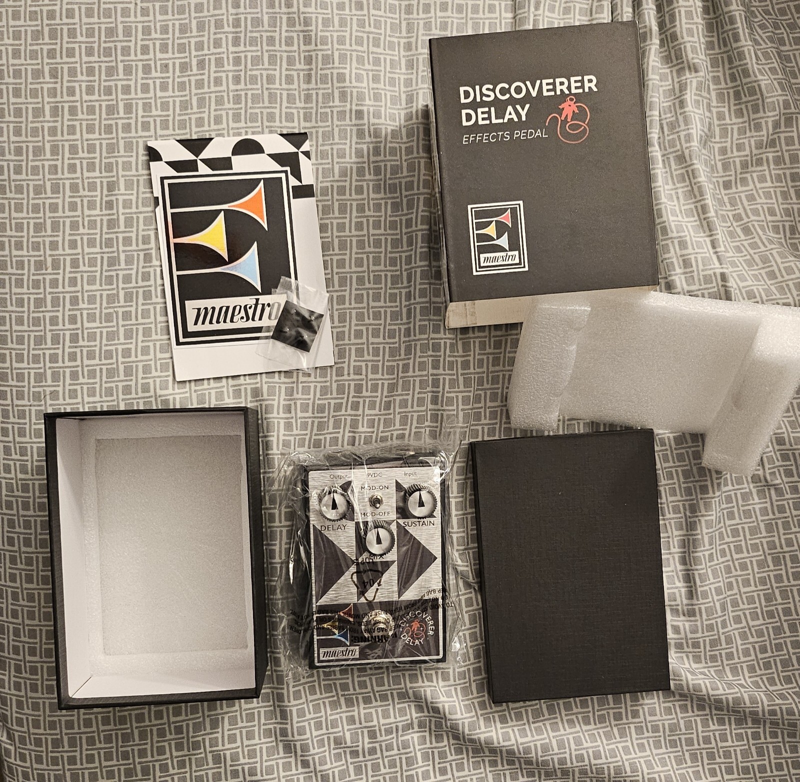 Maestro Discoverer Delay Guitar Analog Effects Modulation Pedal