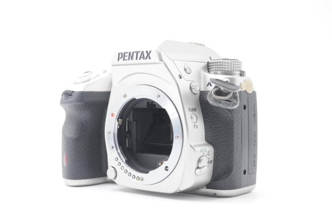 Shutter Count: 7239 Pcs PENTAX K-5 Premium Silver Edition