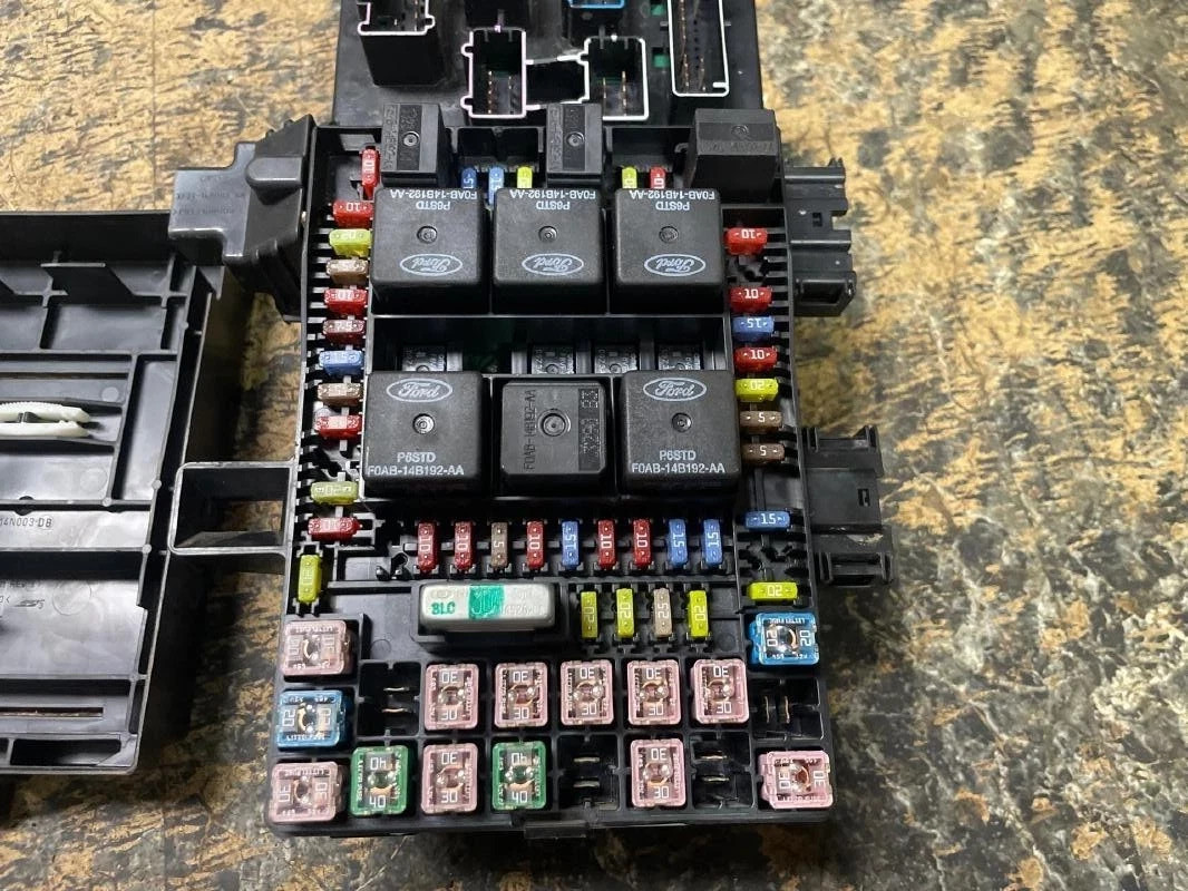 2004 Ford F150 Fuse Box Junction Relay Block Engine OEM