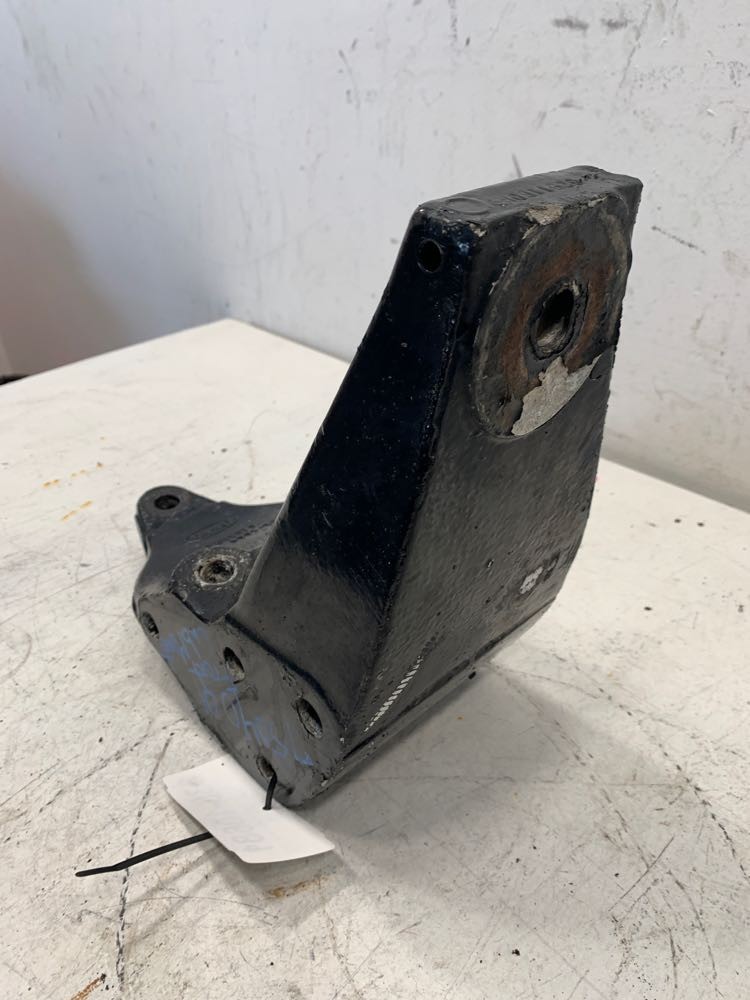 2013 Cab Mount A85-6009 for Peterbilt 386 (630-10681)