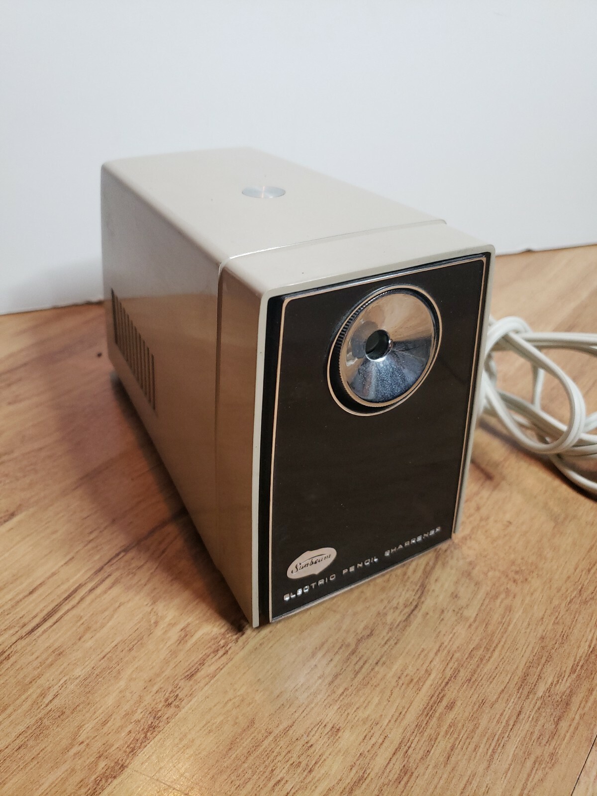 Vintage SUNBEAM Electric Pencil Sharpener Model ES-C B1324