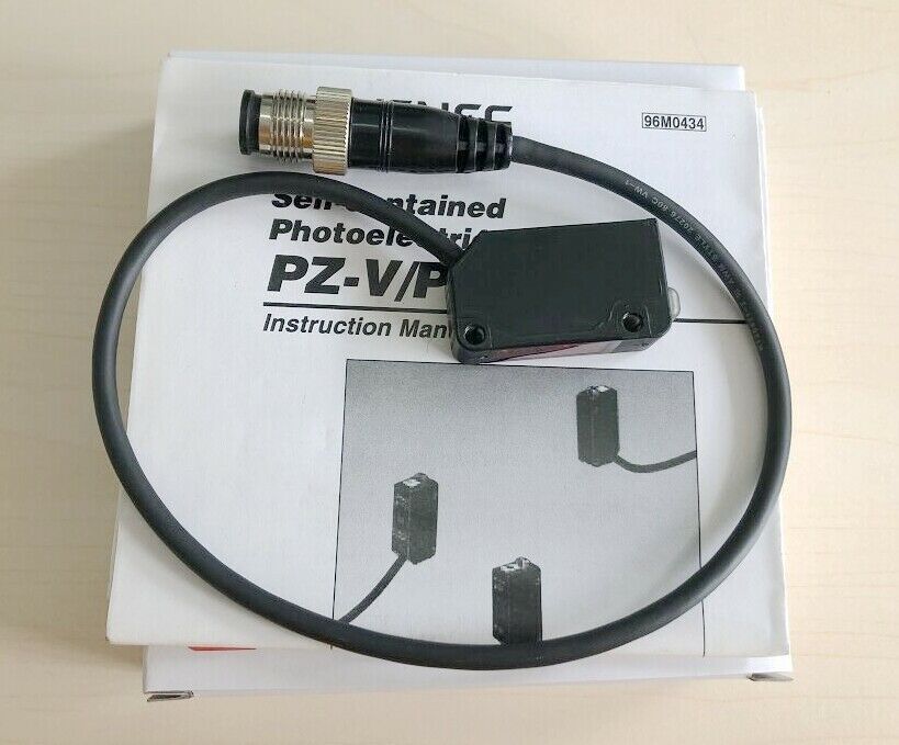 KEYENCE PZ-V33P Photoelectric Sensor New