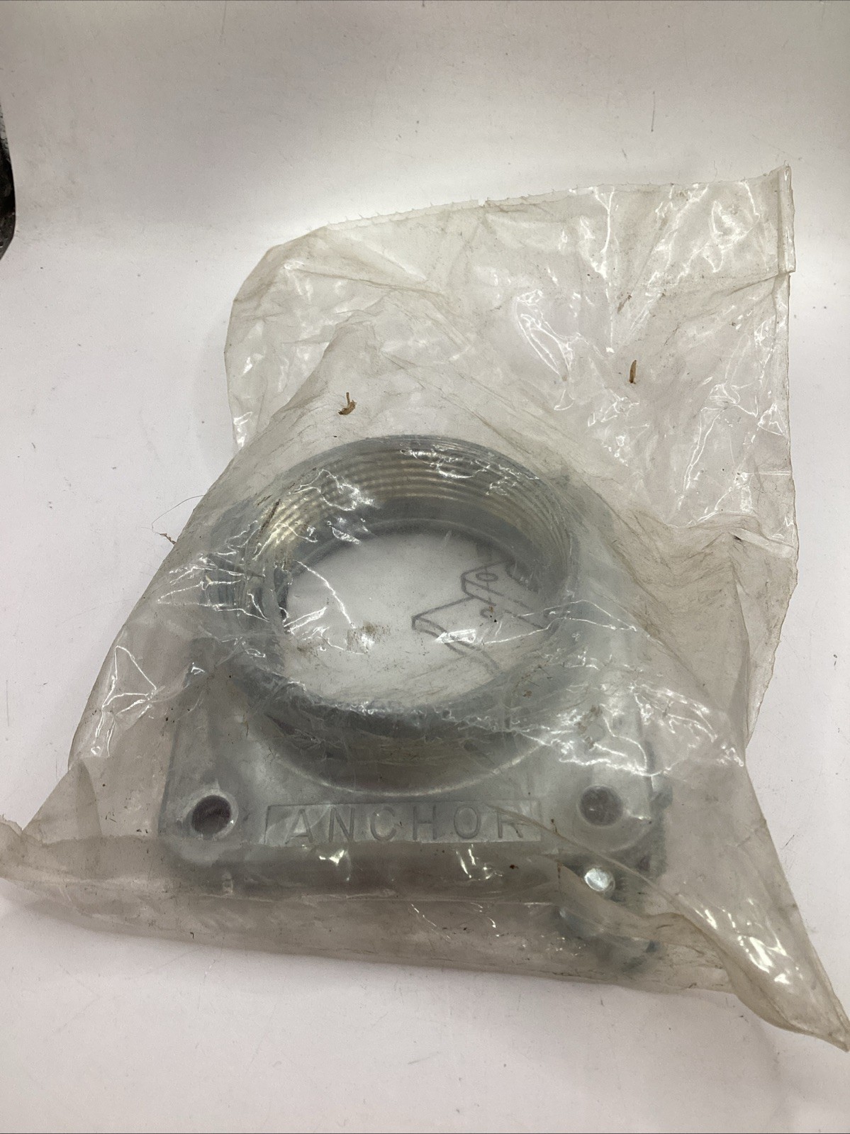 New Anchor Thomas & Betts H4 Hub Plate 2"⚪️